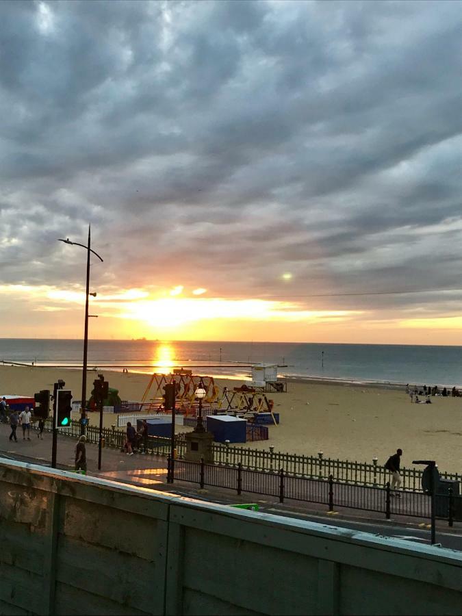 The Turner - Beach - By Goldex Coastal Breaks